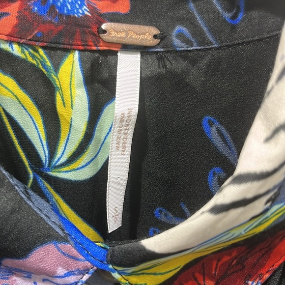 Free People Silky Nights Button Down Oversized Floral Blouse in Onyx Sz S - Picture 8 of 13